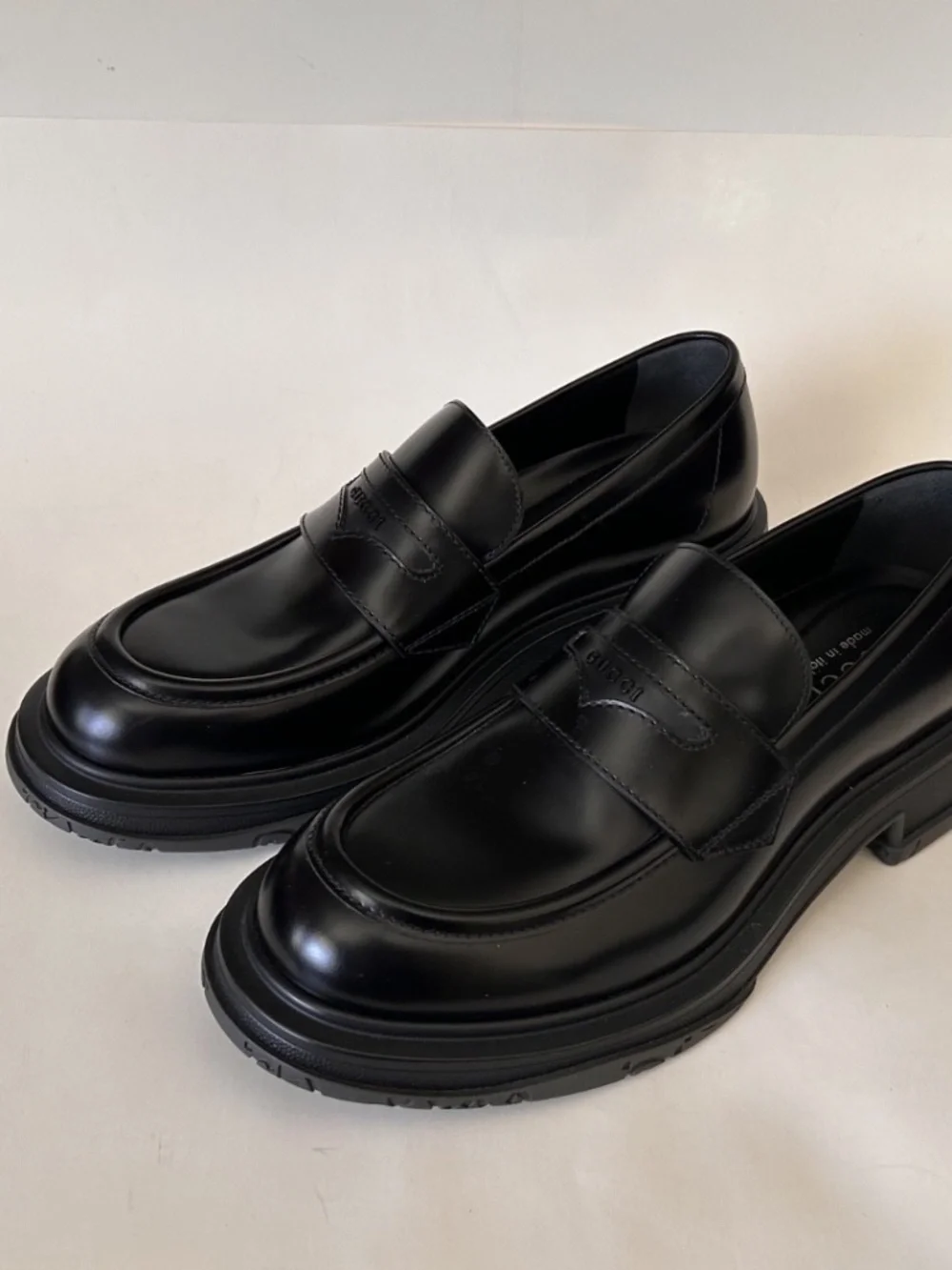 GUCCI Men's Black Leather Loafer W/ Tonal Logo Size 10 (US) NEW 851396 AADEO